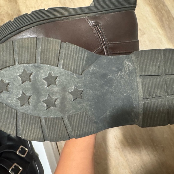 Kids Brown Boots - Picture 6 of 6